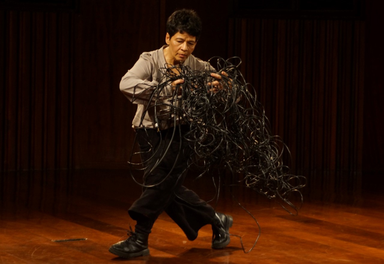 RUBIA BRAGA + MARTINA GALLARZA: FORMAS TRANSITÓRIAS. EMARANHADOS