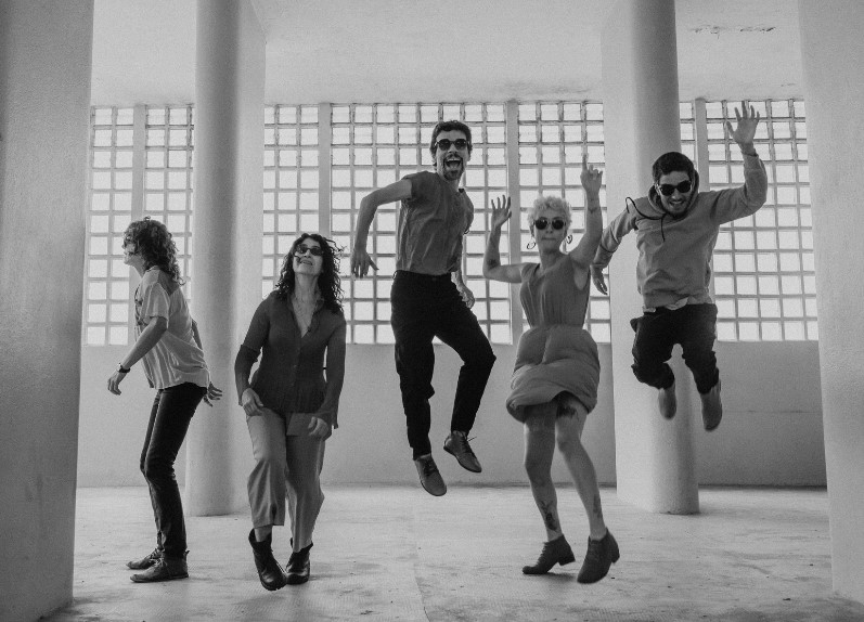 MÚSICA DE MONTAGEM: O GRITO DO ESCURO